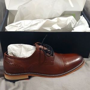 Bar III men's dress shoes